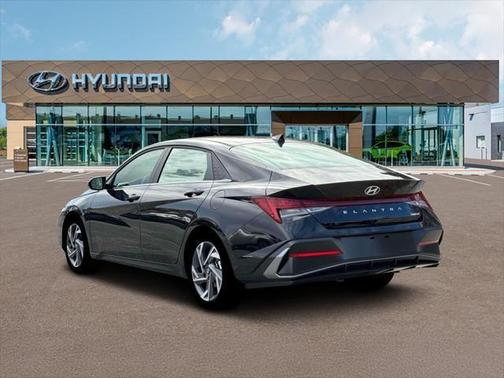 Abyss Black 2026 Hyundai ELANTRA Limited