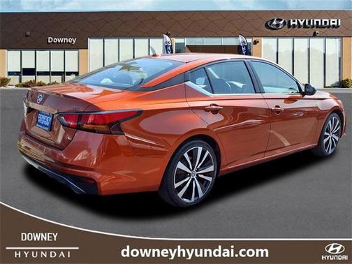 2022 Nissan Altima SR FWD