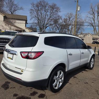 White 2016 Chevrolet Traverse 1LT
