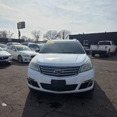 White 2016 Chevrolet Traverse 1LT