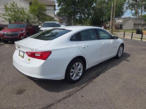 Summit White 2023 Chevrolet Malibu FWD 1LT
