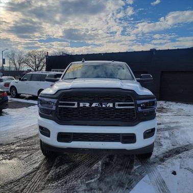 2022 RAM 2500 Tradesman Crew Cab 4x4 8' Box