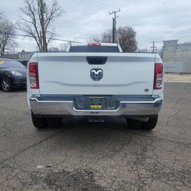 2024 RAM 3500 Tradesman Crew Cab 4x2 8' Box