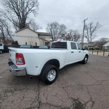 2024 RAM 3500 Tradesman Crew Cab 4x2 8' Box