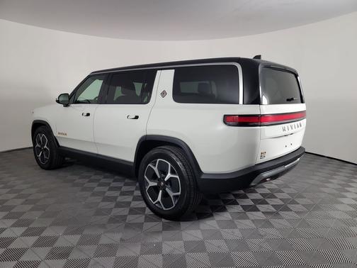 2023 Rivian R1S Adventure
