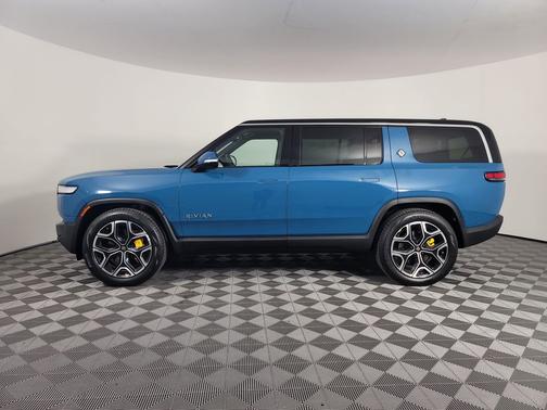 2023 Rivian R1S Adventure
