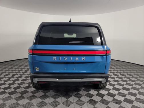 2023 Rivian R1S Adventure