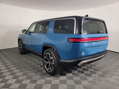 2023 Rivian R1S Adventure