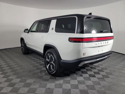 2023 Rivian R1S Adventure