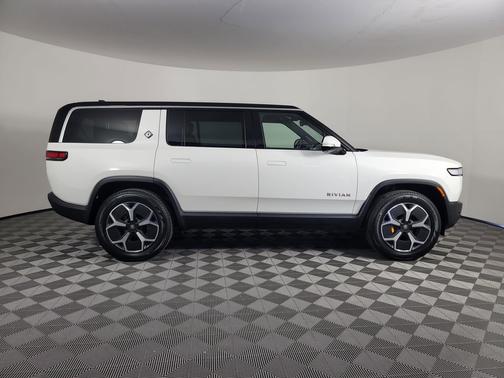2023 Rivian R1S Adventure