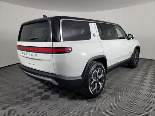 2023 Rivian R1S Adventure