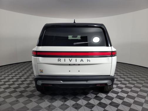 2023 Rivian R1S Adventure