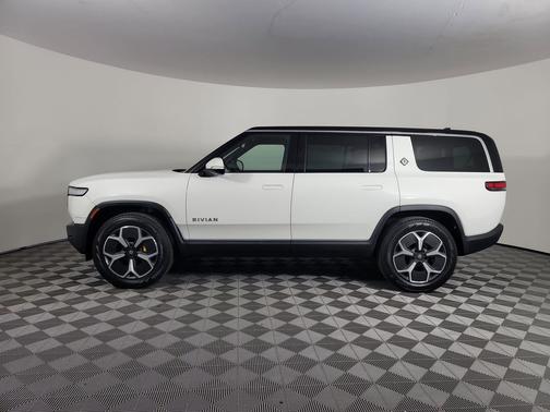 2023 Rivian R1S Adventure