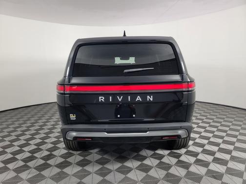 2024 Rivian R1S Adventure Quad Motor Large Pack