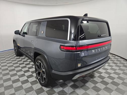 2024 Rivian R1S Adventure Quad Motor Large Pack