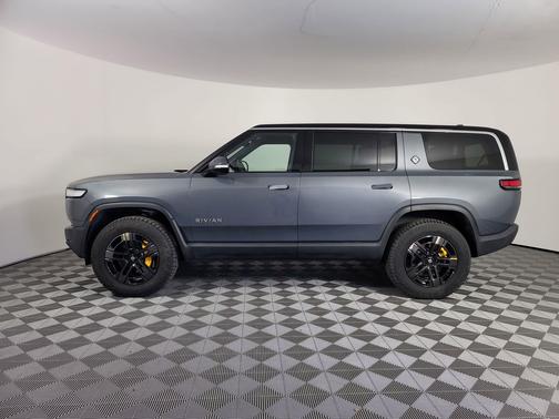 2023 Rivian R1S Adventure