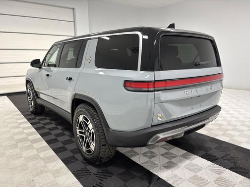 2022 Rivian R1S Launch Edition
