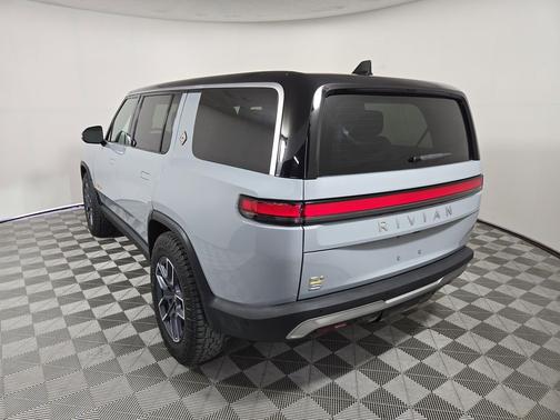 Limestone 2023 Rivian R1S Adventure