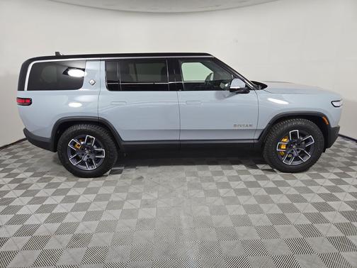 Limestone 2023 Rivian R1S Adventure