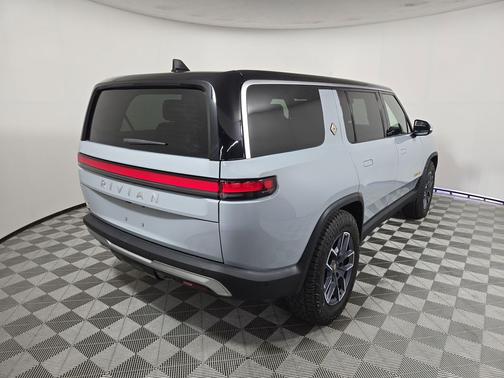 Limestone 2023 Rivian R1S Adventure