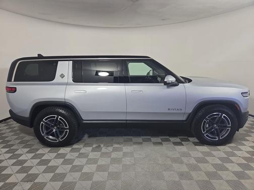 2025 Rivian R1S Adventure trim