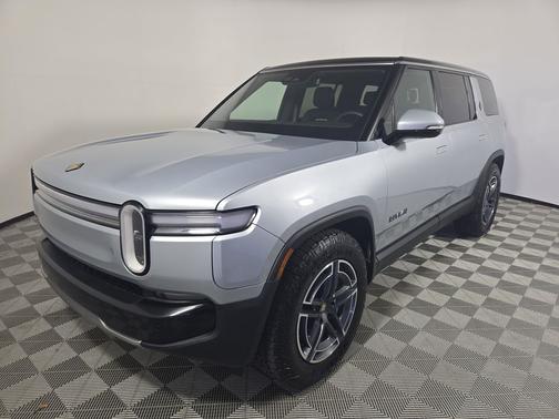 2025 Rivian R1S Adventure trim