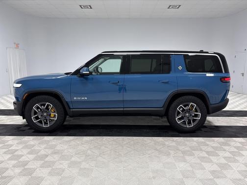 2023 Rivian R1S Adventure