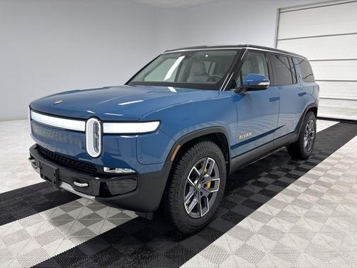 2023 Rivian R1S Adventure