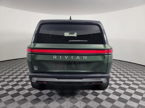2024 Rivian R1S Adventure Package
