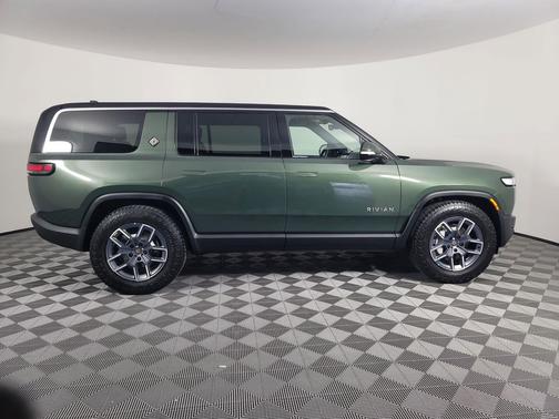 2024 Rivian R1S Adventure Package