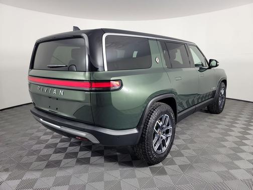 2024 Rivian R1S Adventure Package
