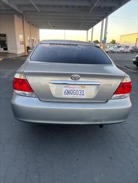 2005 Toyota Camry LE