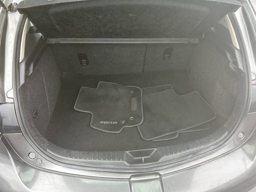 2013 Mazda Mazda3 i Touring