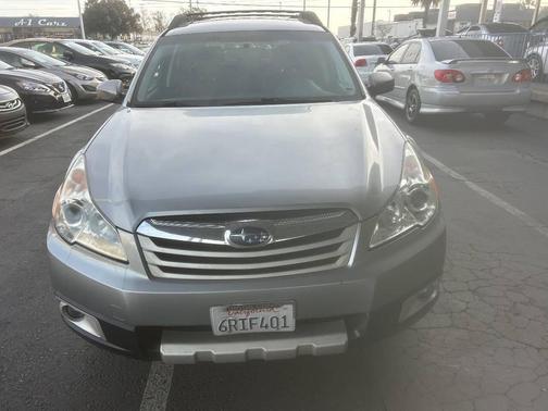 2011 Subaru Outback 3.6 R Limited