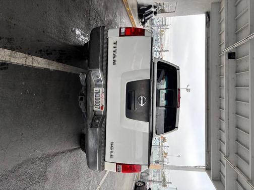 2004 Nissan Titan LE Crew Cab