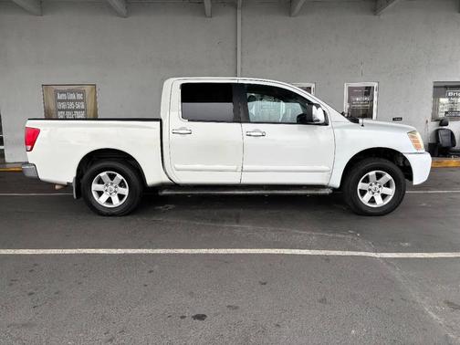 2004 Nissan Titan LE Crew Cab
