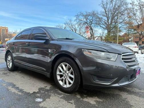 2015 Ford Taurus SE