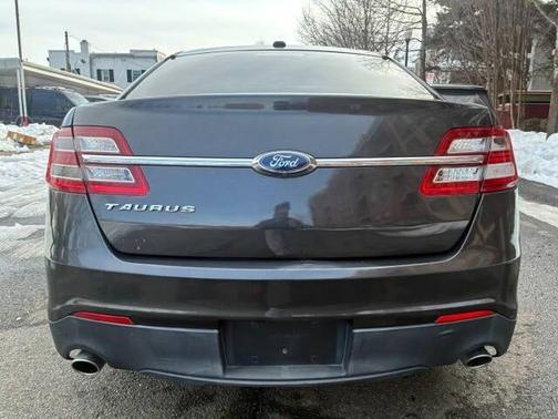 2015 Ford Taurus SE