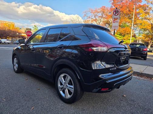 2021 Nissan Kicks S