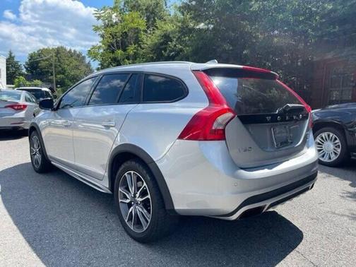 2015 Volvo V60 Cross Country T5