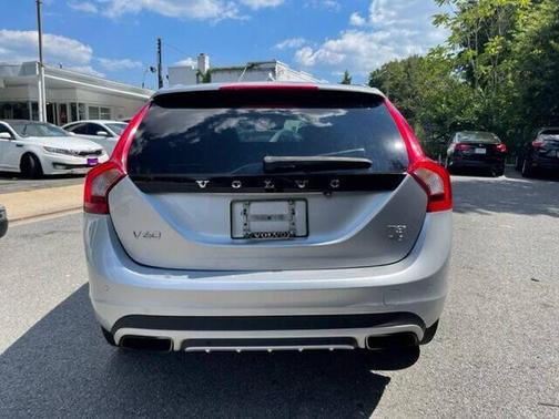 2015 Volvo V60 Cross Country T5