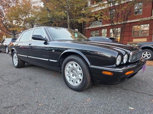 2002 Jaguar XJ8 XJ8 4dr Sedan