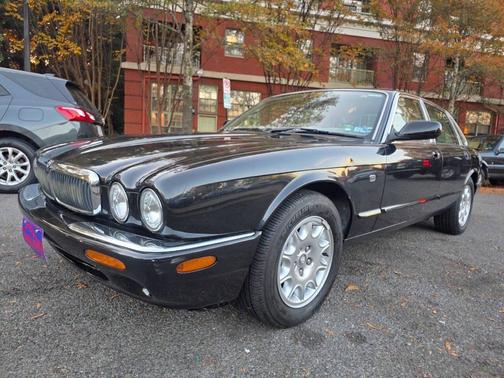 2002 Jaguar XJ8 XJ8 4dr Sedan