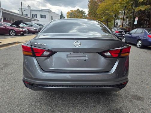 2022 Nissan Altima S FWD