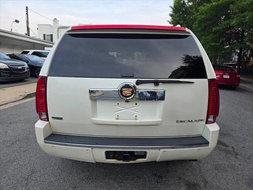 2011 Cadillac Escalade Luxury