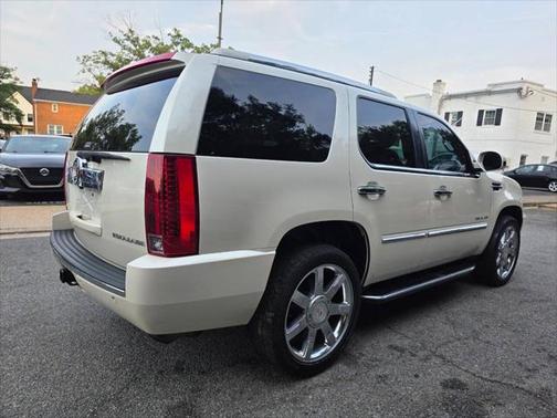 2011 Cadillac Escalade Luxury