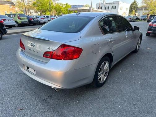 2015 INFINITI Q40 Base