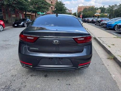 2017 Kia Cadenza Technology