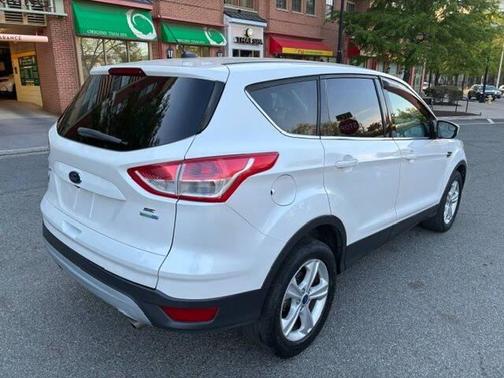 White 2014 Ford Escape SE