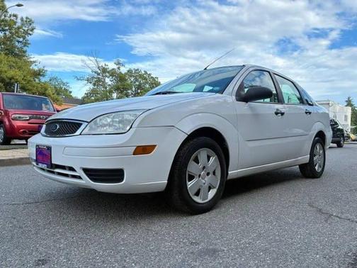 Cloud 9 White Clearcoat 2007 Ford Focus S